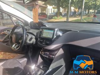 PEUGEOT 2008 usata, con Cruise Control