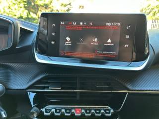 PEUGEOT 2008 usata, con Cruise Control