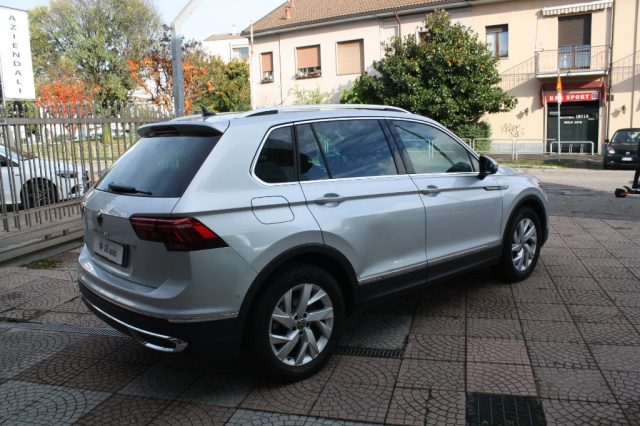 VOLKSWAGEN Tiguan usata, con Autoradio