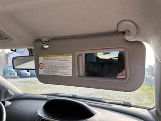 TOYOTA Yaris usata 26