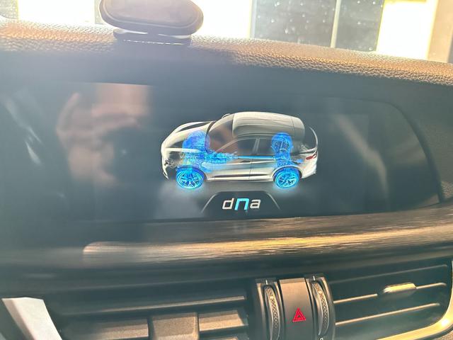 ALFA ROMEO Stelvio usata, con Controllo automatico clima