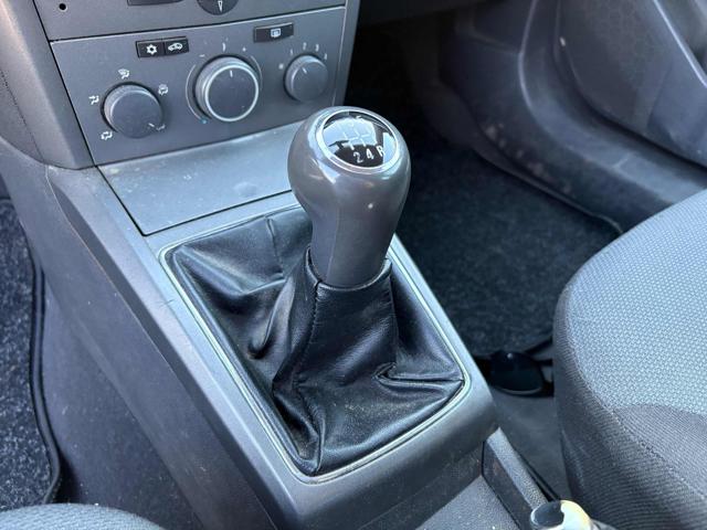 OPEL Astra usata, con Climatizzatore