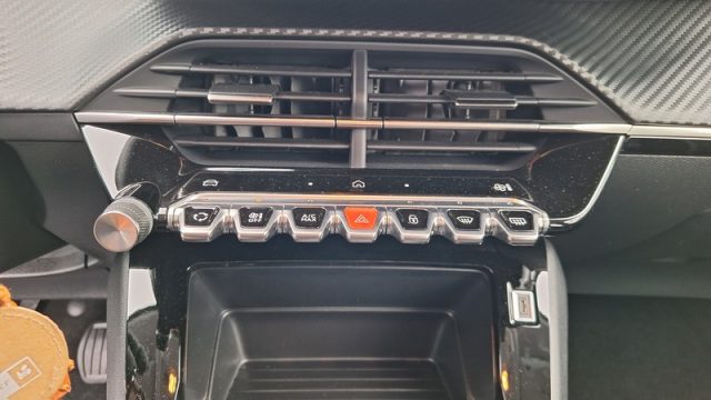 PEUGEOT 208 usata, con Volante multifunzione