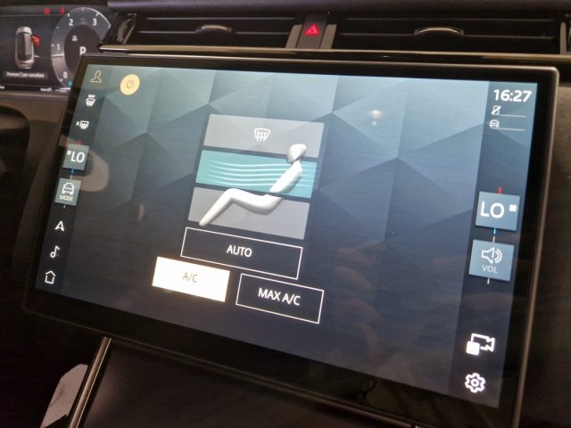 LAND ROVER Range Rover Velar usata, con Regolazione elettrica sedili