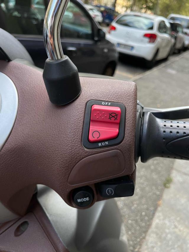 PIAGGIO Beverly 300 i.e. usata 7