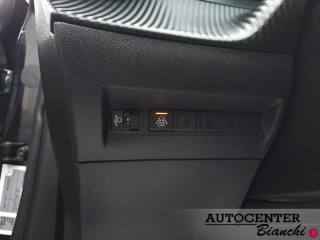 PEUGEOT 2008 usata, con Airbag testa