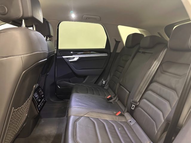 VOLKSWAGEN Touareg usata, con Cruise Control