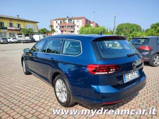 VOLKSWAGEN Passat Variant usata, con Autoradio