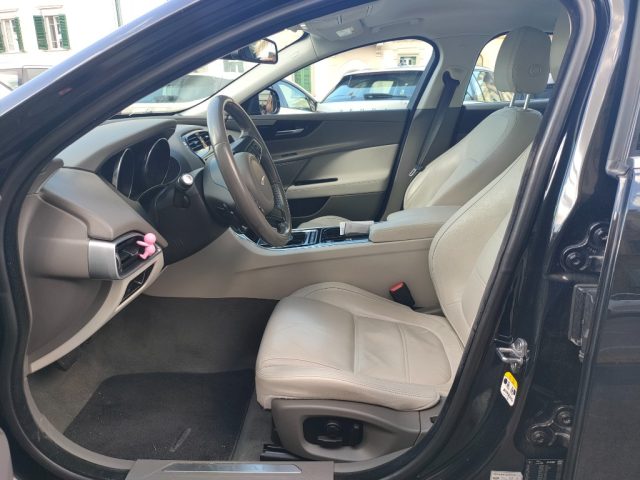 JAGUAR XE usata, con Climatizzatore