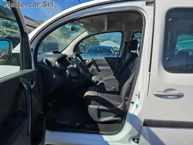 RENAULT Kangoo usata 14