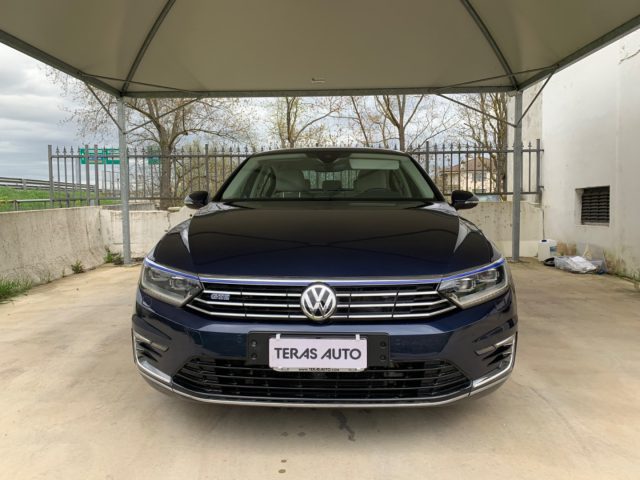 VOLKSWAGEN Passat usata, con Airbag