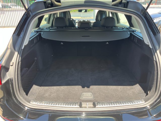 MERCEDES-BENZ C 220 usata, con Boardcomputer