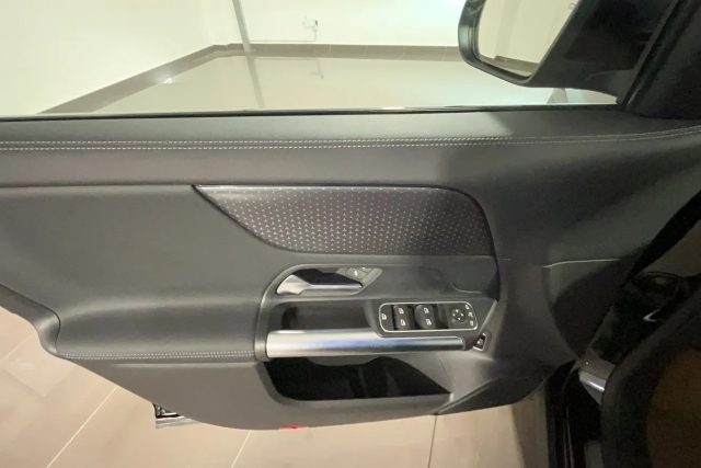 MERCEDES-BENZ GLA 200 usata, con Bluetooth