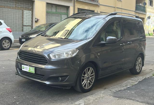 FORD Tourneo Courier usata, con ESP