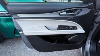 ALFA ROMEO Stelvio usata, con Interni in pelle