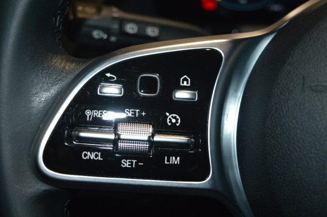 MERCEDES-BENZ GLA 200 usata, con ESP