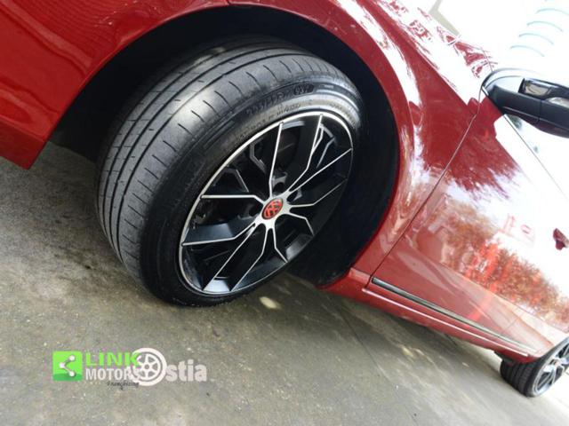 VOLKSWAGEN Passat usata, con Park Distance Control