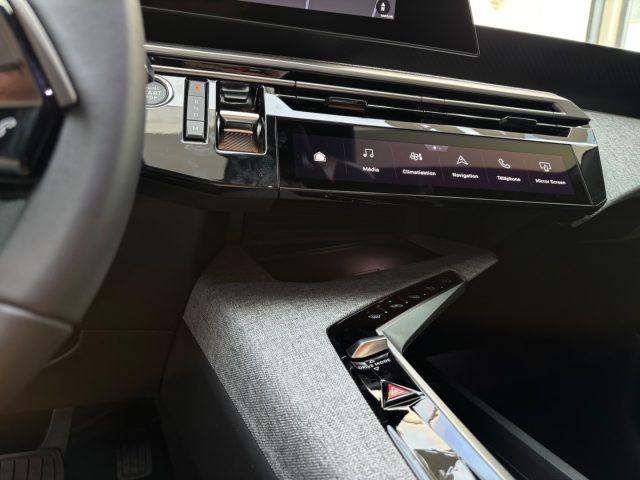 PEUGEOT 3008 usata, con USB