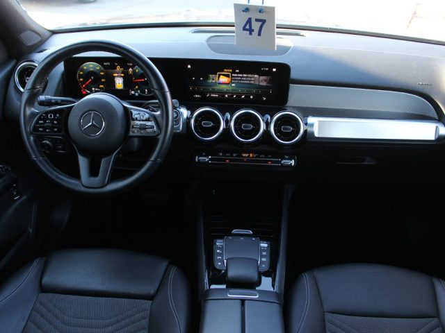 MERCEDES-BENZ GLB 180 usata, con Leve al volante