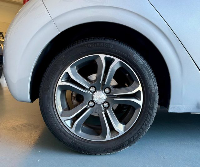 PEUGEOT 208 usata, con Controllo trazione