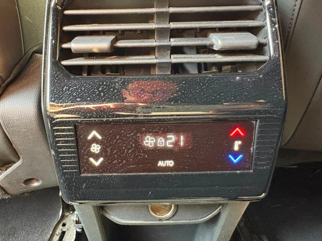 PEUGEOT 5008 usata, con Fari LED