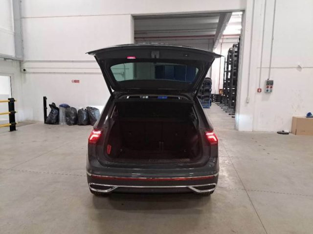 VOLKSWAGEN Tiguan usata, con Autoradio