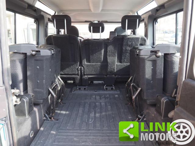 LAND ROVER Defender usata 15