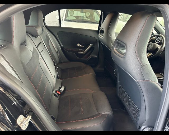 MERCEDES-BENZ A 180 usata, con Sedile posteriore sdoppiato