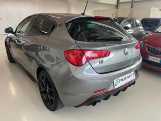 ALFA ROMEO Giulietta usata, con Autoradio