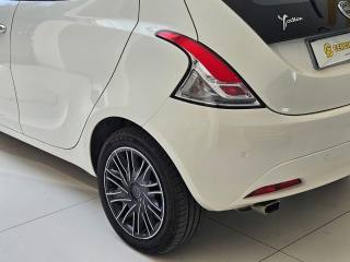 LANCIA Ypsilon usata, con Autoradio