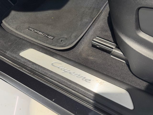 PORSCHE Cayenne usata, con Volante in pelle