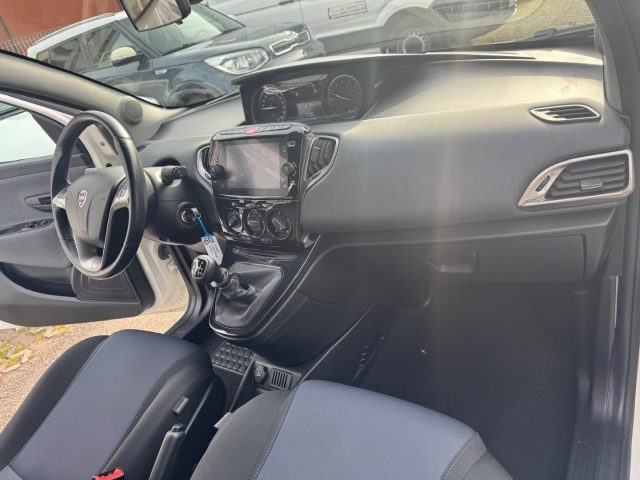 LANCIA Ypsilon usata, con Fendinebbia