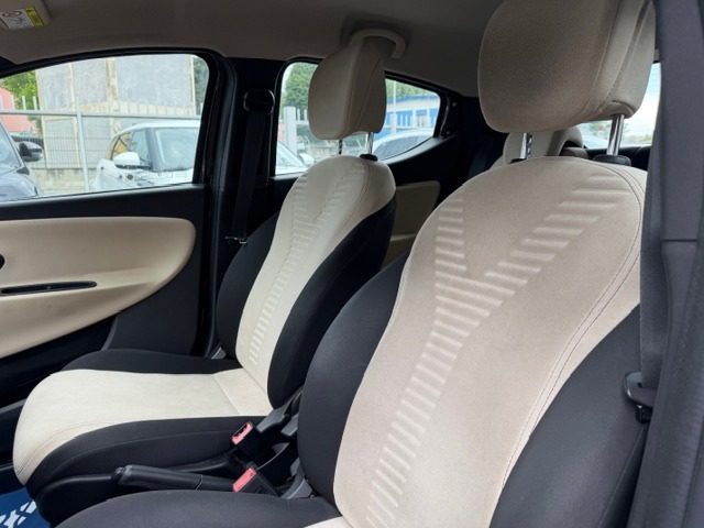 LANCIA Ypsilon usata, con Controllo trazione