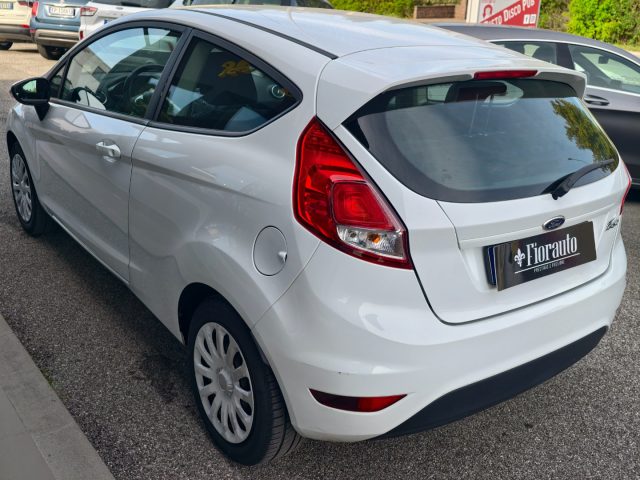 FORD Fiesta usata, con Autoradio