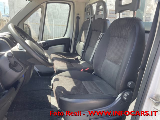 PEUGEOT Boxer usata, con Autoradio