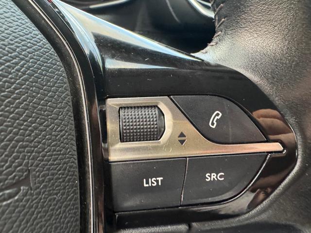 PEUGEOT 2008 usata, con Sistema di navigazione