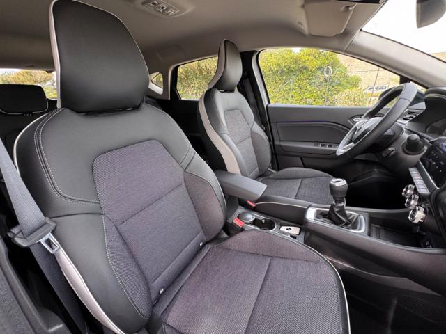 RENAULT Captur usata, con USB
