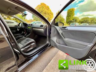 VOLKSWAGEN Golf usata, con USB