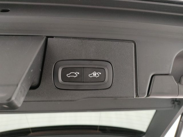 VOLVO XC60 usata, con Sedile posteriore sdoppiato