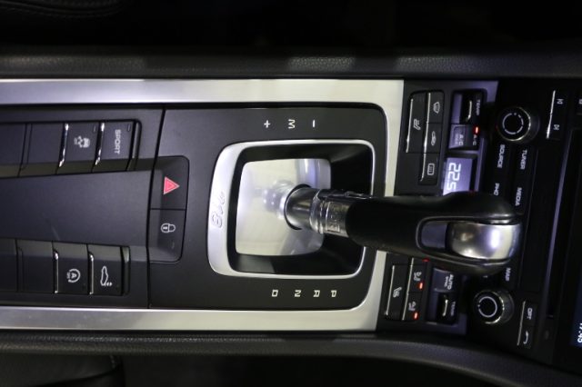 PORSCHE 718 Spyder usata 23