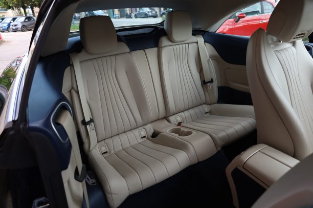 MERCEDES-BENZ E 220 usata 126