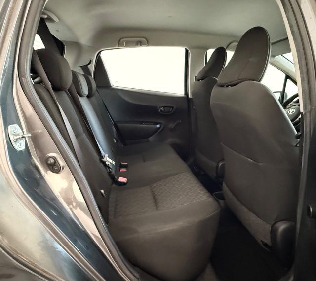 TOYOTA Yaris usata 13