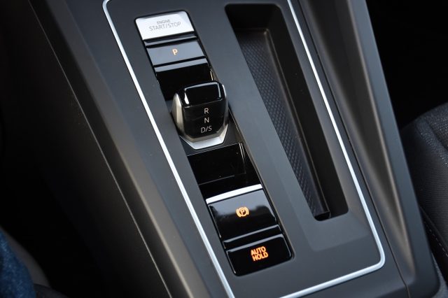 VOLKSWAGEN Golf usata, con Autoradio digitale