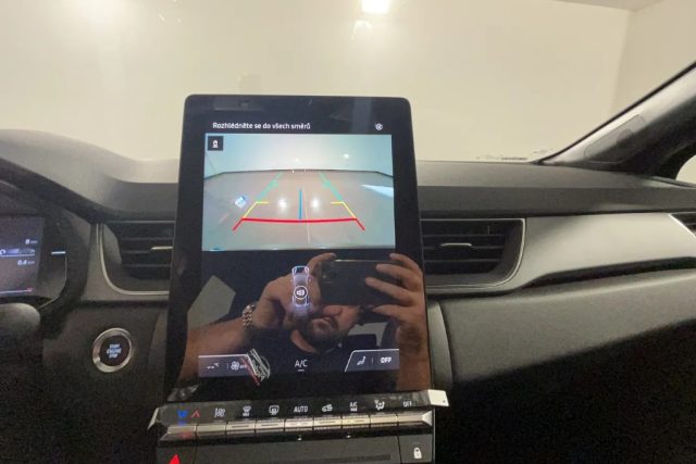 RENAULT Captur usata, con Volante in pelle