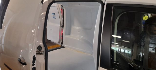 VOLKSWAGEN Caddy usata 17
