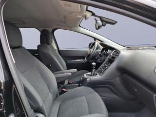 PEUGEOT 5008 usata, con Climatizzatore