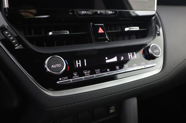 TOYOTA Corolla Cross usata 11