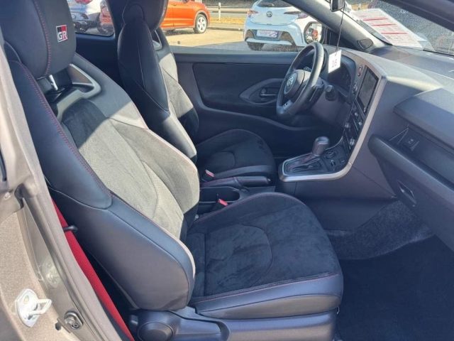 TOYOTA Yaris usata, con ESP