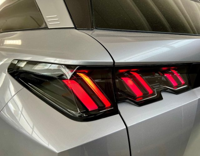 PEUGEOT 5008 usata, con Bracciolo