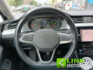 VOLKSWAGEN Passat Variant usata, con Airbag testa